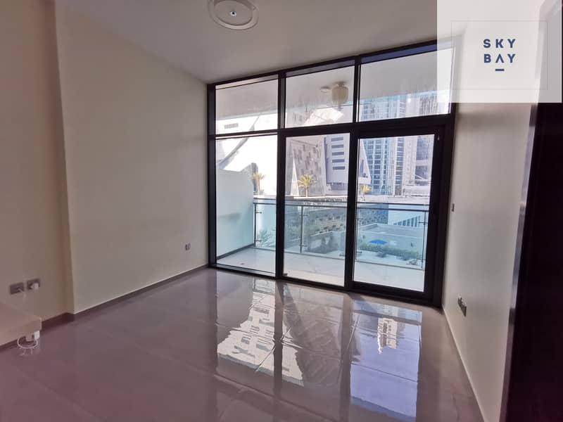 Best Price | POOL VIEW | Huge Balcony | Exclusive Building| Perfect for Couples !