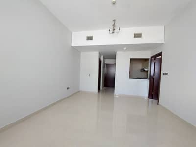 شقة 1 غرفة نوم للايجار في أرجان، دبي - شقة في برج الظبي أرجان 1 غرف 35000 درهم - 6379718