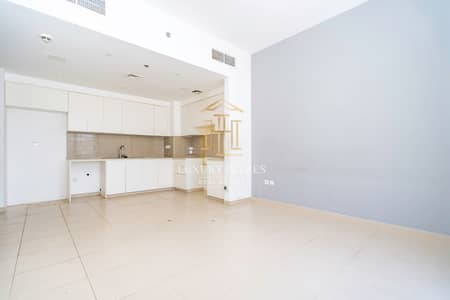 فلیٹ 2 غرفة نوم للبيع في تاون سكوير، دبي - شقة في شقق زهرة 1B شقق زهرة تاون سكوير 2 غرف 750000 درهم - 6365009