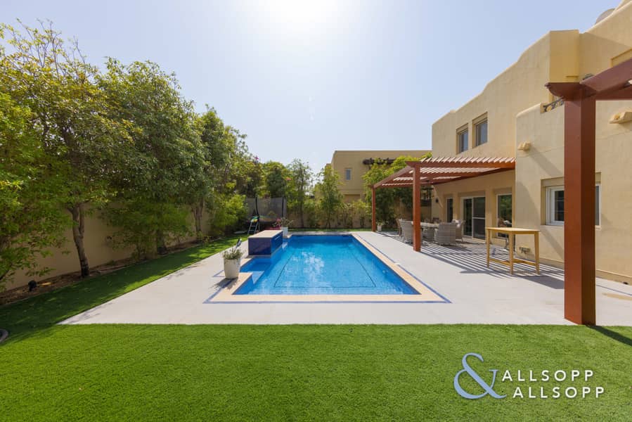 5 Bed + Maids | Immaculate | Private Pool