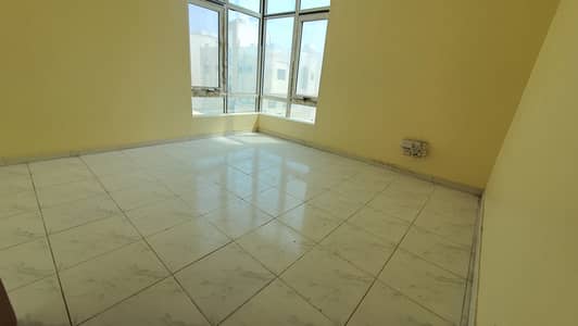 شقة 1 غرفة نوم للايجار في اليرموك، الشارقة - شقة في اليرموك 1 غرف 14000 درهم - 6380112