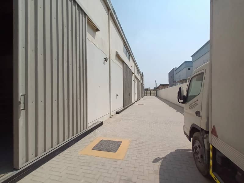 مستودع 3000 متر مربع للإيجار للتخزين في منطقة الجرف الصناعية ، عجمان ، الإمارات العربية المتحدة