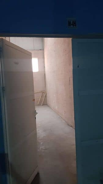 Warehouse to let in Al Quoz with High Ceiling