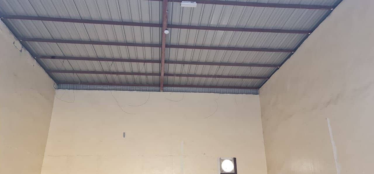 1000 sq ft Warehousewith High Roof TOLET in Al Sajaa Industrial Area, Sharjah