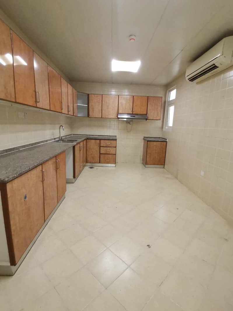 LUXURIOUS 3BEDROOM HALL WITH BIG KITCHEN FOR RENT JUST 80K