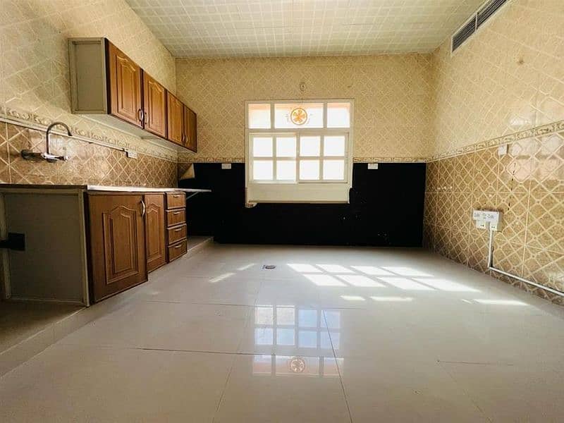 Квартира в Халифа Сити, 1 спальня, 28000 AED - 6073549