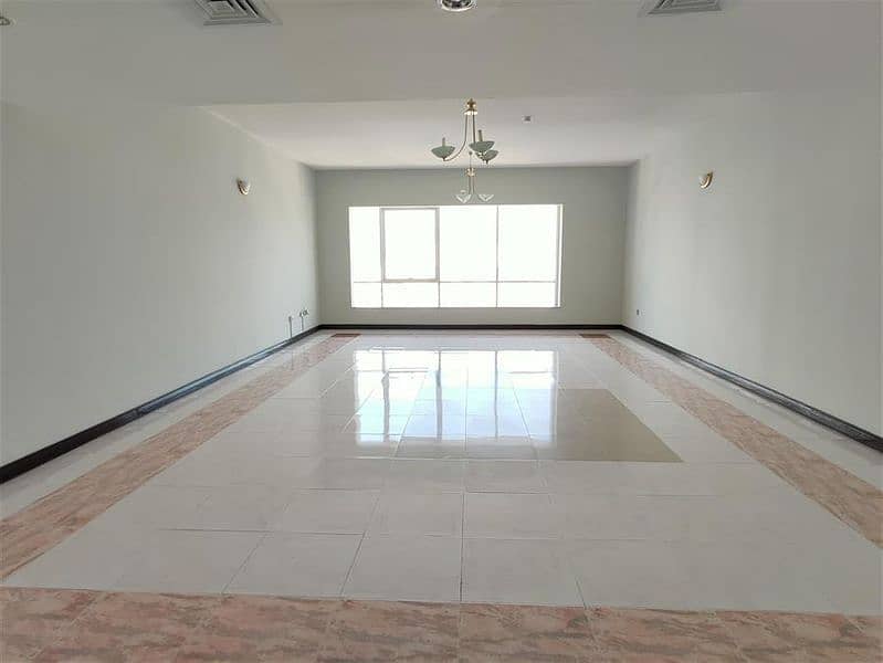 Prime Location/Free Chiller AC/Luxury 4-BR with 2 Masters,Maids, Wardrobes/ at Buhaira Corniche