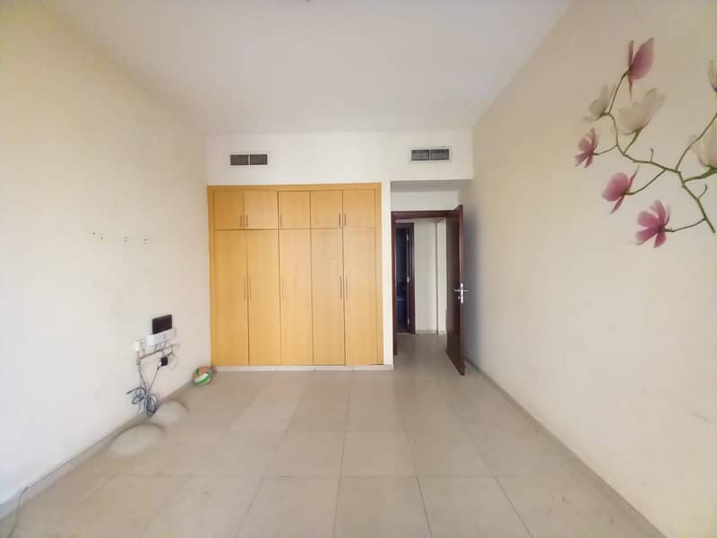 Amazing apartment with big size Hal with gym and swimming pool near tu diyafah school
