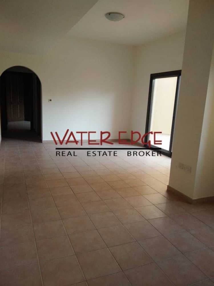 Well Kept 1BR with Balcony in Ghoroob