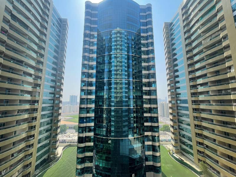 For rent studio large area in Horizon Towers with balcony with parking