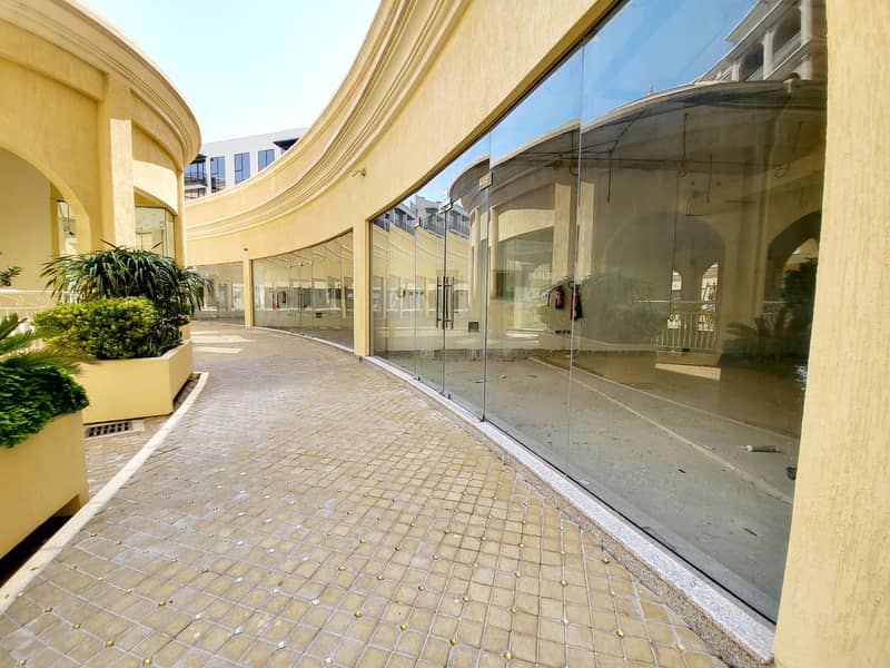 位于阿尔扬街区，玫瑰宫 的商铺 132000 AED - 6382620