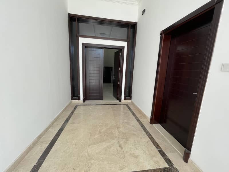 Brand new 4 bedrooms + majlus villa for rent:100k  ready to move