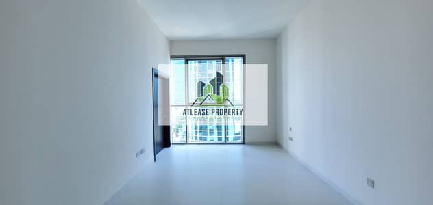 1 Bedroom Apartment for Rent in Danet Abu Dhabi, Abu Dhabi - Light and Bright Place/ updated kitchen Appliances free Chiller
