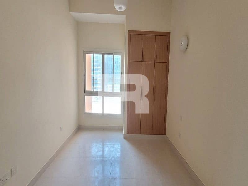 Supper|1Bhk|Laundry room|Semi close kitchen