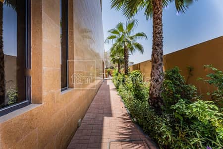 4 Bedroom Villa for Sale in Umm Suqeim, Dubai - Freehold | Exclusive location | Brand New