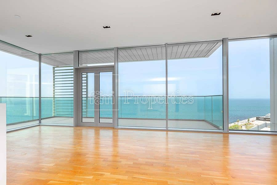 New to market | Exclusive | Full sea view
