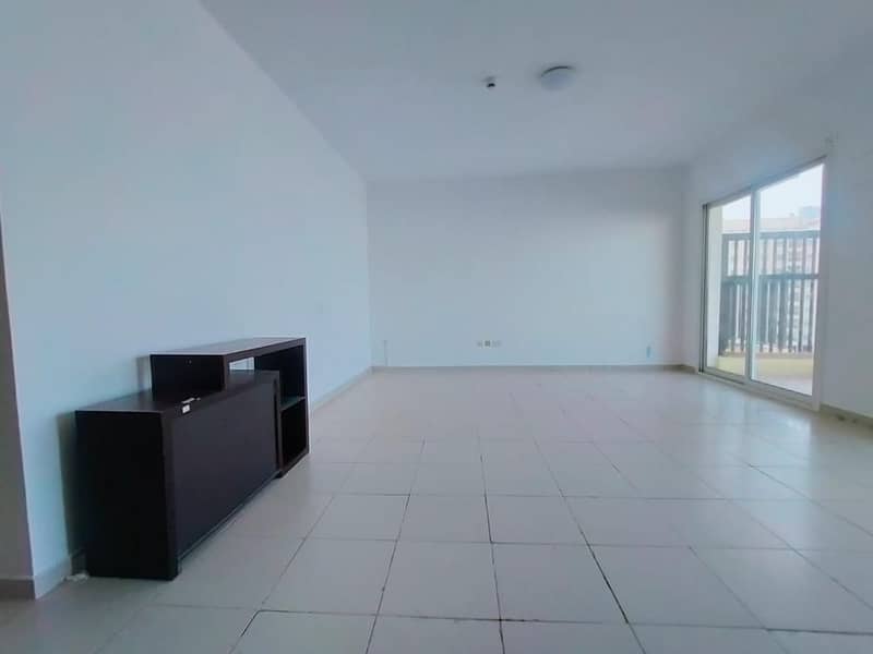 Open View Luxurious Studio Apartment Huge Balcony Gym Pool Parking