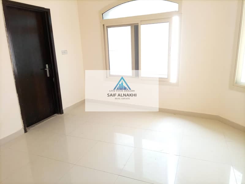 Specious hot offer 1bhk apartment with balcony with one month free //rent 18.990  in muwaileh Sharjah