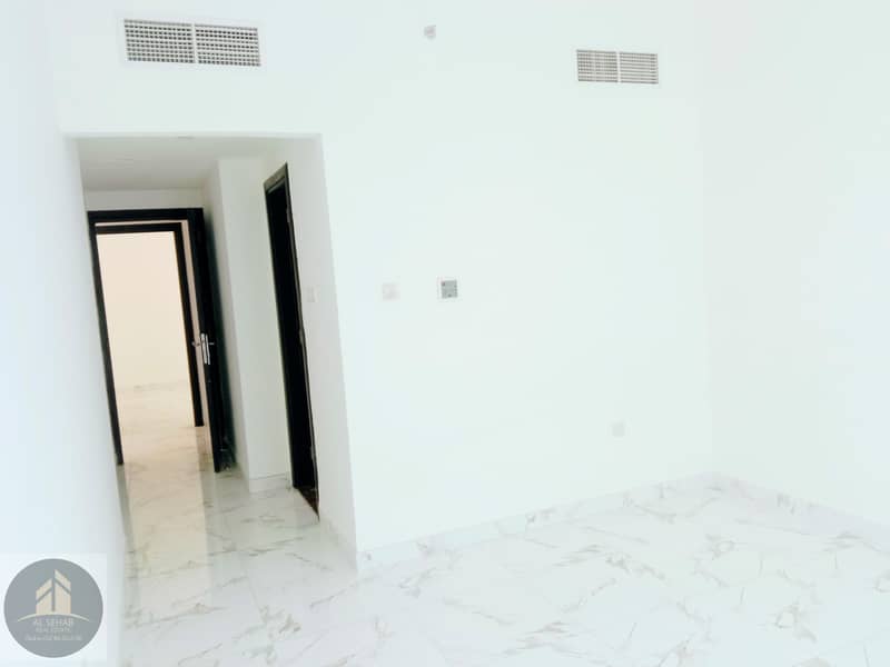 luxurious 2-BR apt•master room&balcony•spacious & bright • family building• brand new building • close to park•just/35k