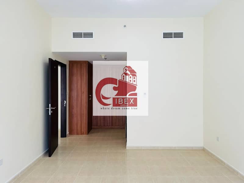 Luxury 3 BHK Flat with Balcony and 2 Months FREE  in Al Mamzar