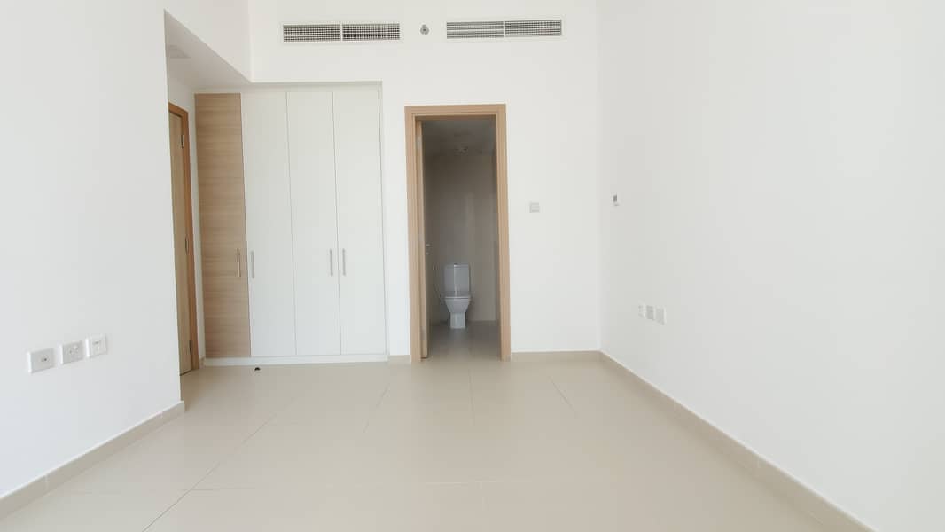 Hot! Property 2bhk Available with Gym for rent 43500k in al warsan4