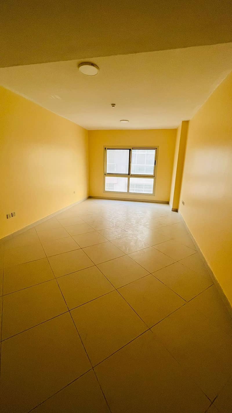 For Bachelors 1Bhk (880 sqfts) Only 45k in 4payments 1month Walking Distance To Salah Aldin Metro
