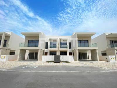 3 Bedroom Townhouse for Rent in Yas Island, Abu Dhabi - Vacant | Stunning Single Row | Great Place