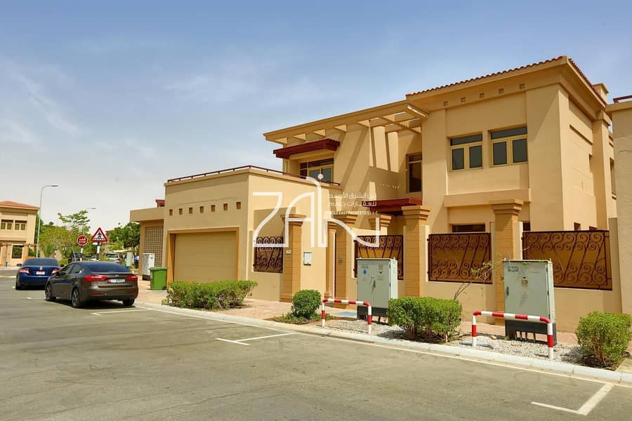 Corner Single Row Excellent Location with Pool Corner Single Row Excellent Location with Pool