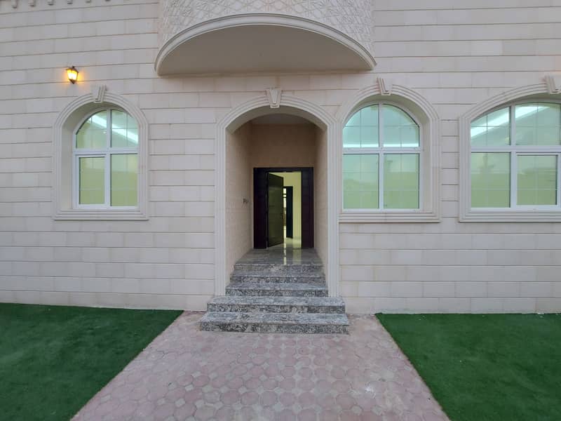 Brand New 3 Bedrooms Majlis, Hall, Maids Room Mulhaq