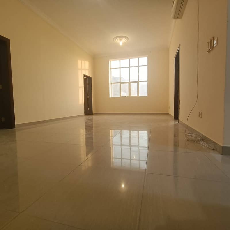 prestigious luxury Ground floor apartment with 4 rooms and a hall in Shakhbout city