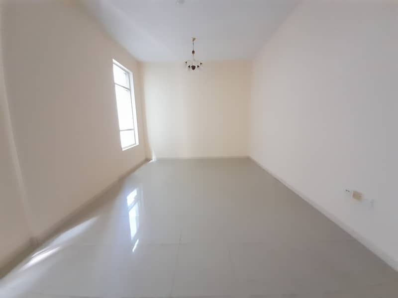 Limited time offer Spacious 2bhk just in 28k in Al taawun Sharjah