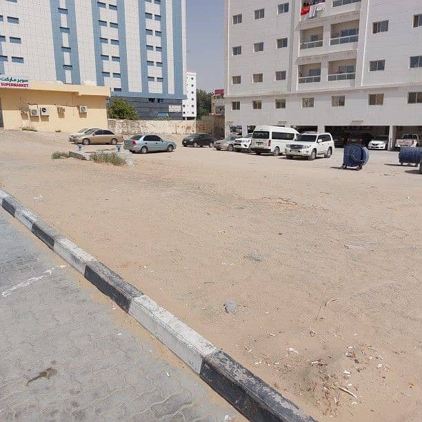 For sale, land in Al-Rawda area, 1 corner, 3 streets, with an area of 13083,6 feet, at a very attractive price. An opportunity for real estate investm