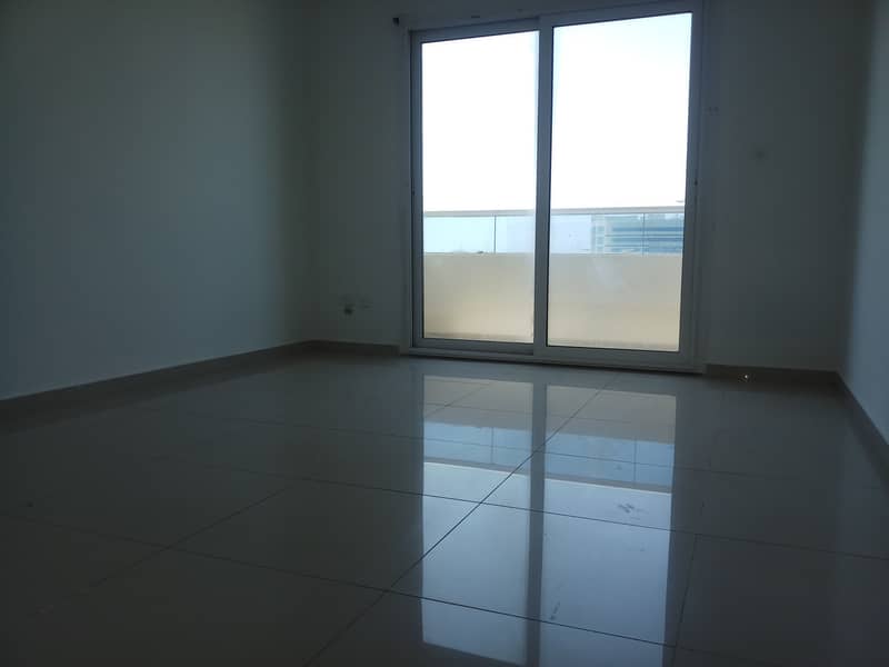 Now 1bhk with 1 month free just 20k/6 cheqs near Sahara mall opp Rta Bus