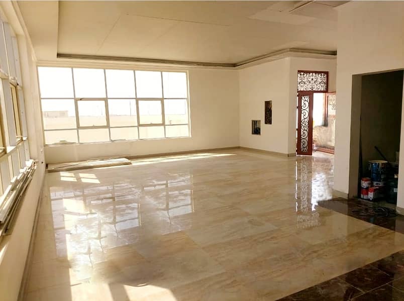 Villa for sale in Sharjah City hills area Cement + two floors . . Villa for sale in Sharjah City hills area Cement + two floors . .