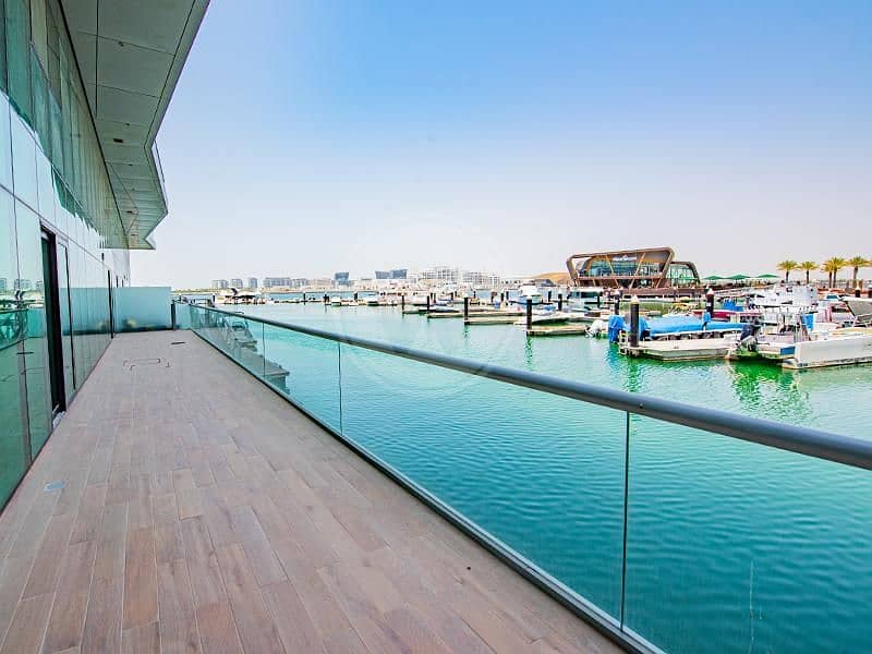 Ultimate waterside living! Best views all over