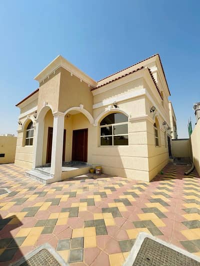 For your residential comfort, you own a villa in a location close to all services and on Mohammed bin Zayed Street