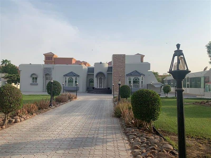 For sale villa in al ramaqya area in al Sharjah.