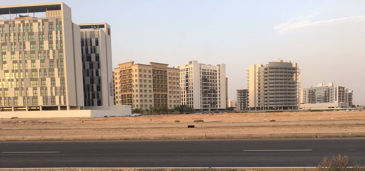 ارض سكنية في أبراج سكاي كورتس مجمع دبي ريزيدنس 11477500 درهم - 6358731