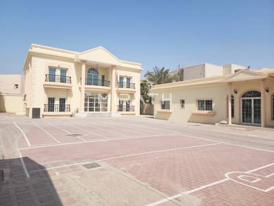 5 Bedroom Villa for Rent in Al Hudaiba, Dubai - Spacious Villa | Servant Quarters | Prime Location