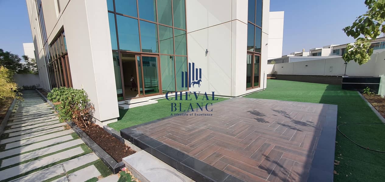 Luxury 6 Bedrooms Villa in  Gated Comunity | Meydan