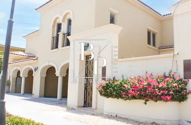 4 Bedroom Townhouse| Private Pool| Well Maintained