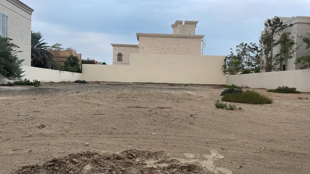 位于阿尔科兹，阿尔科兹1号街区 的住宅地块 1650000 AED - 6322584