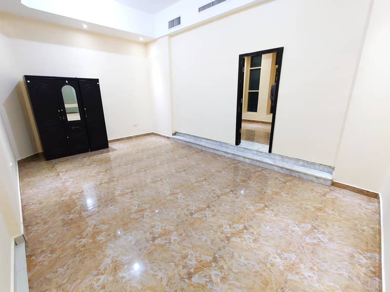 Well Renovated One BHK Ground Floor With Common Kitchen Washroom And Wardrobe