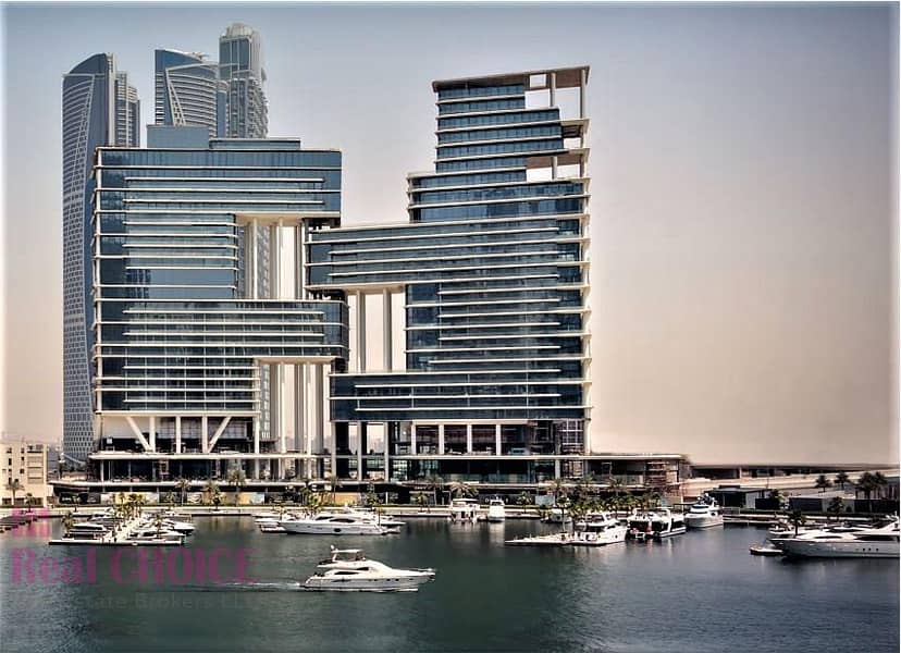 5BR Super Penthouse| Water Front Hotel Living | Duplex