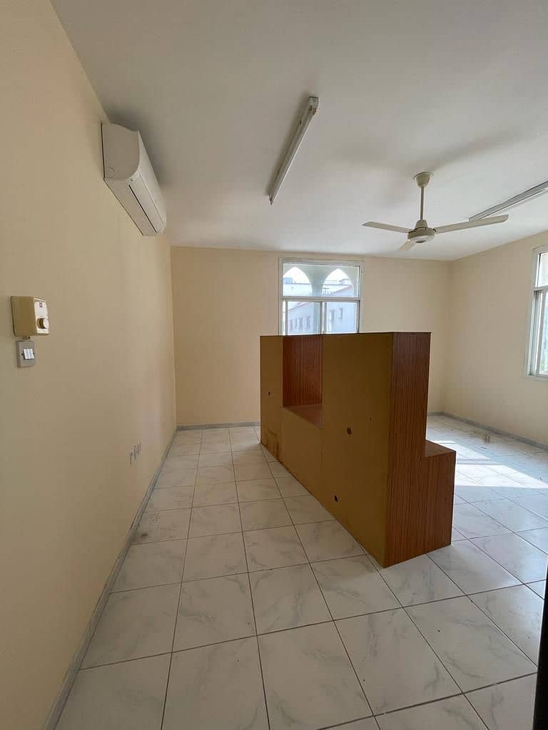 Luxury 3bed room villa for rent in Rifah rent 85K in 4 payment with private pool All master room