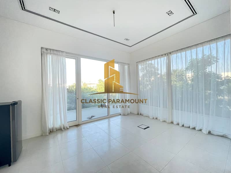 Luxury 4BR | Ready to Move | Private Pool | Lush Green