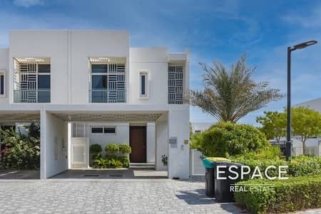 3 Bedroom Villa for Sale in Mudon, Dubai - Upgraded | Vacant on Transfer |Single Row
