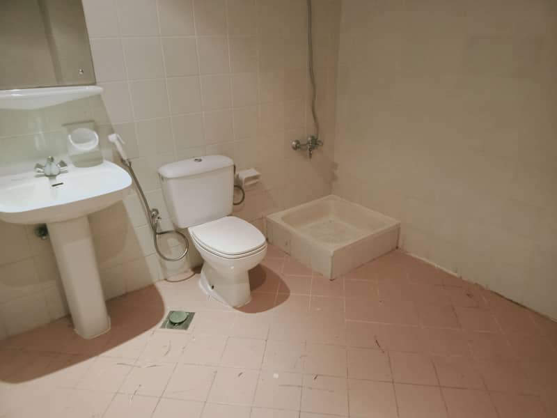 13 1 room pic washroom