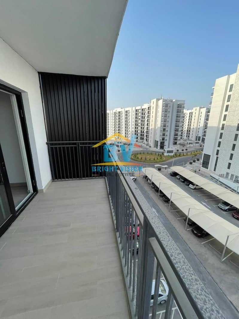 Bright  &  Beautiful  Full Sea View 1BHK+ Laundry Room / Prime Location