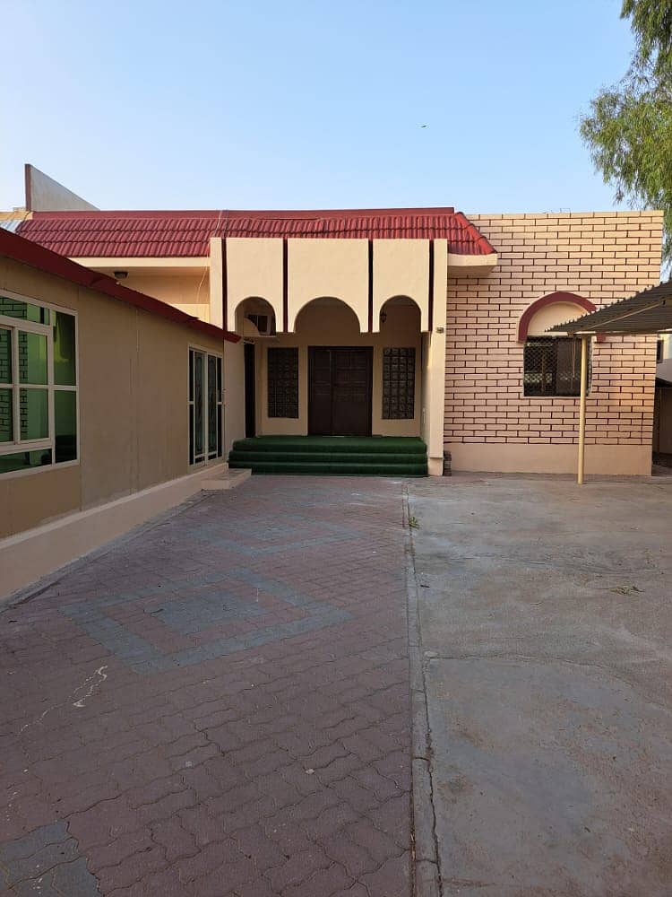 Villa for rent in Sharjah in the Falaj area